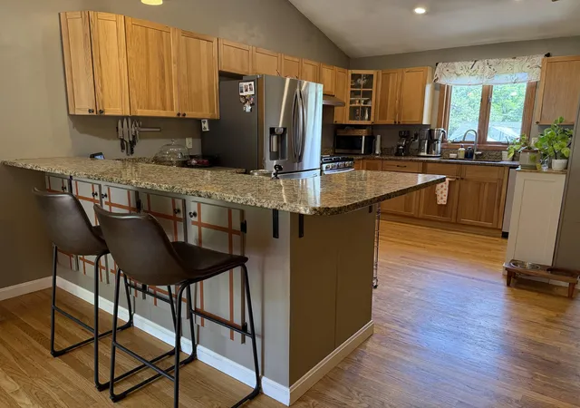2nd image of 26 Pheasant Ln, Manchester, NH 03109 | MLS# 5098140