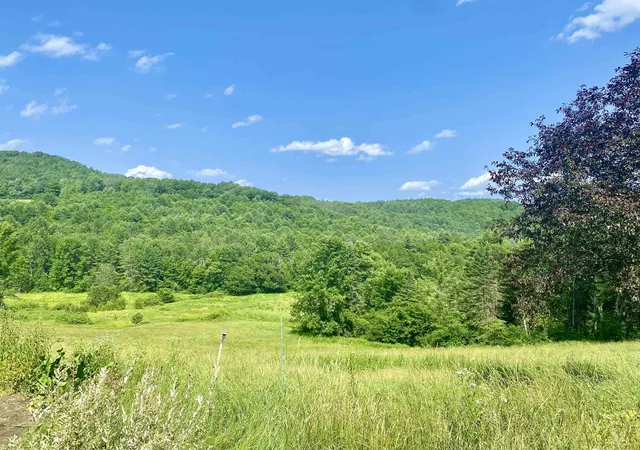 Single family home for sale at 90 Limey Ln, North Pomfret, VT 05053 | MLS# 5098165