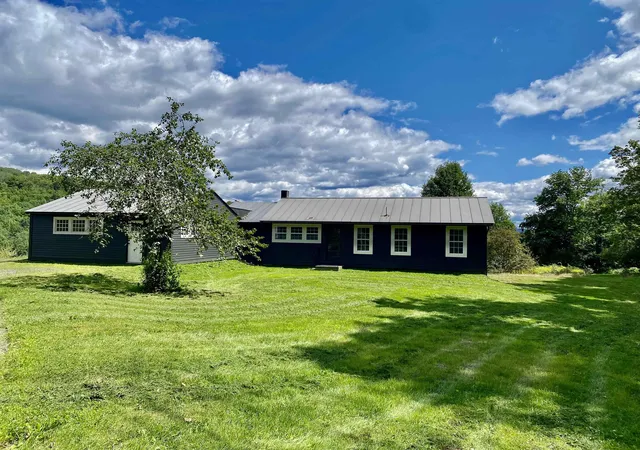 Photo 3 of Single family home for sale at 90 Limey Ln, North Pomfret, VT 05053 | MLS# 5098165 | Listing updated on 2026-09-11