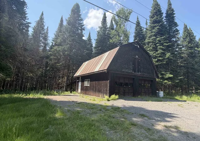 11th image of 163 Indian Stream Rd, Pittsburg, NH 03592 | MLS# 5098177