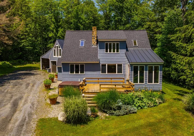 Photo 3 of Single family home for sale at 1886 Winhall Hollow Rd, South Londonderry, VT 05155 | MLS# 5098182 | Listing updated on 2026-09-18