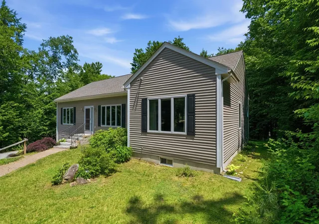 Homes for sale in New Hampton, NH | 769 Dana Hill Rd, New Hampton, NH 03256 | MLS# 5098184