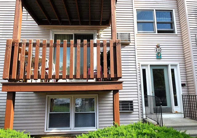 Homes for sale in Manchester, NH | 210 Circle Rd #F-3, Manchester, NH 03103 | MLS# 5098189