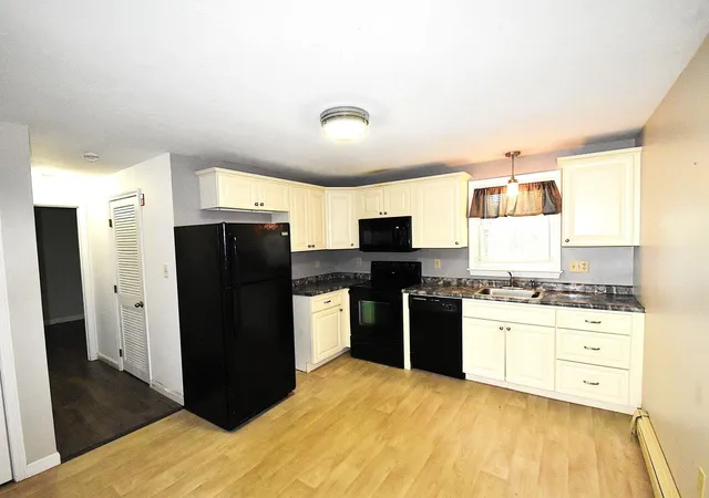 Homes for sale in Manchester, NH | 210 Circle Rd #F-3, Manchester, NH 03103 | MLS# 5098189
