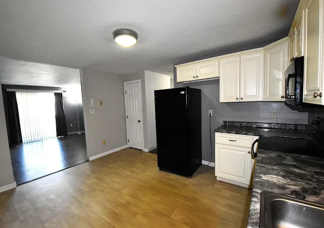 Homes for sale in Manchester, NH | 210 Circle Rd #F-3, Manchester, NH 03103 | MLS# 5098189