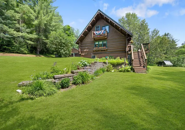 3rd image of 226 East Colebrook Rd, Colebrook, NH 03576 | MLS# 5098203
