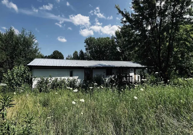 3rd image of 186 Pine St, Troy, VT 05859 | MLS# 5098204