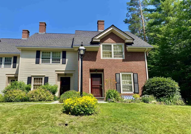 Homes for sale in Woodstock, VT | 121 Townhouse Wy #24, Woodstock, VT 05091 | MLS# 5098210