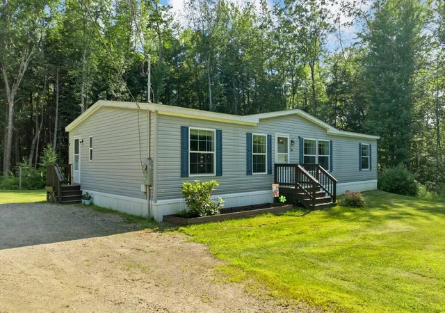 Homes for sale in Farmington, NH | 954 Ten Rod Rd, Farmington, NH 03835 | MLS# 5098218