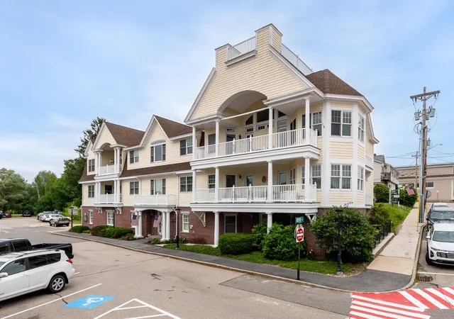 Homes for sale in Wolfeboro, NH | 61 Central Ave #4, Wolfeboro, NH 03894 | MLS# 5098223