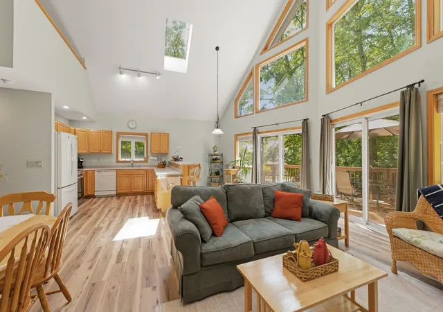 Photo 3 of Single family home for sale at 100 Olympia St, Moultonborough, NH 03254 | MLS# 5098227 | Listing updated on 2026-09-18