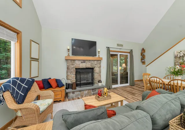 Photo 4 of Single family home for sale at 100 Olympia St, Moultonborough, NH 03254 | MLS# 5098227 | Listing updated on 2026-09-18