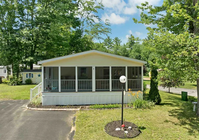 Homes for sale in Rochester, NH | 2 Lilac Dr, Rochester, NH 03867 | MLS# 5098232