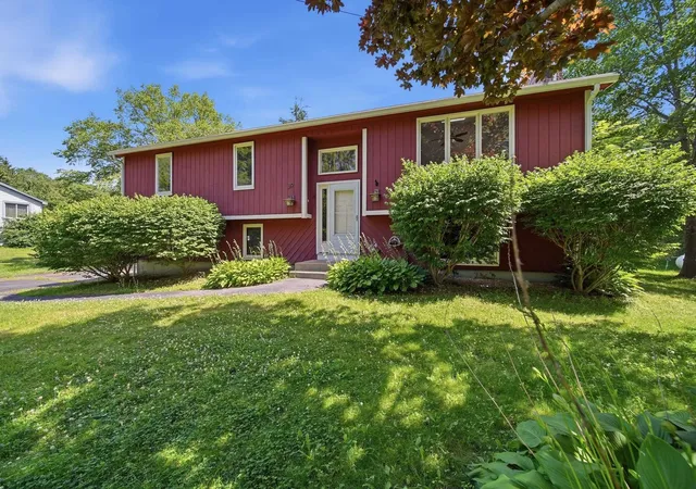 2nd image of 39 Old Auburn Rd, Derry, NH 03038 | MLS# 5098233