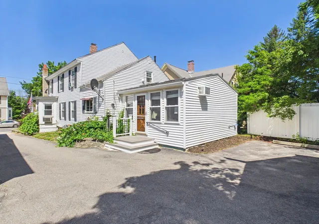 Homes for sale in Nashua, NH | 29 Manchester St, Nashua, NH 03064 | MLS# 5098248