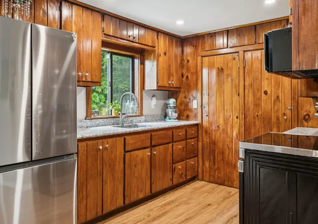 Photo 4 of Sale Pending at 105 East Mountain Rd, Newport, NH 03773 | MLS# 5098257 | Listing updated on 2026-09-01