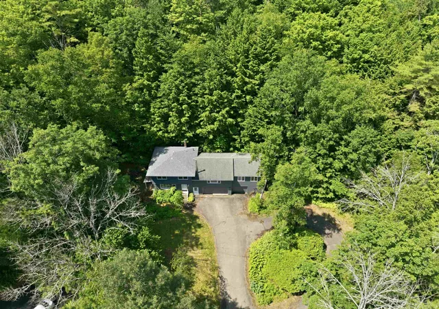 Homes for sale in Plymouth, NH | 12 Ivy Ln, Plymouth, NH 03264 | MLS# 5098261