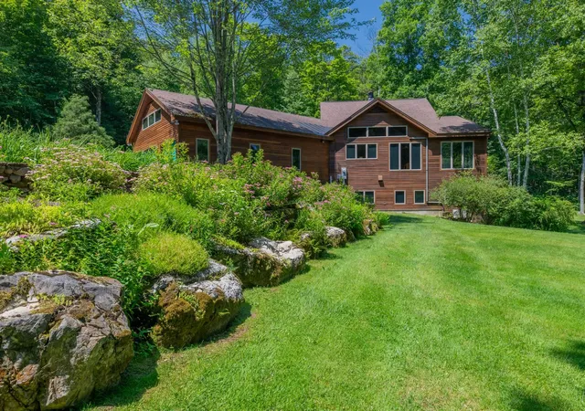 Photo 2 of Single family home for sale at 84 Frost Pond Rd, Dorset, VT 05251 | MLS# 5098268 | Listing updated on 2026-09-17