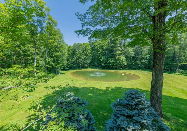 Photo 3 of Single family home for sale at 84 Frost Pond Rd, Dorset, VT 05251 | MLS# 5098268 | Listing updated on 2026-09-17