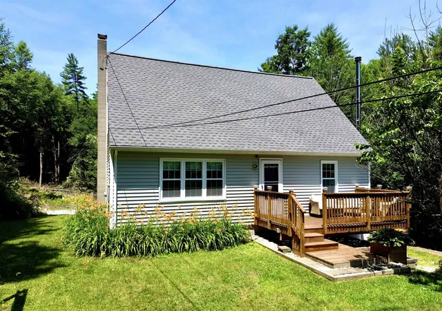 Photo 1 of Single family home for sale at 279 Weare Rd, New Boston, NH 03070 | MLS# 5098269 | Listing updated on 2026-07-13