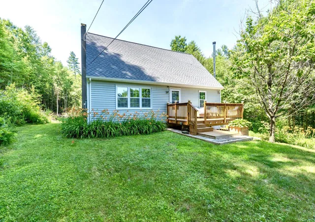 Photo 4 of Single family home for sale at 279 Weare Rd, New Boston, NH 03070 | MLS# 5098269 | Listing updated on 2026-07-13