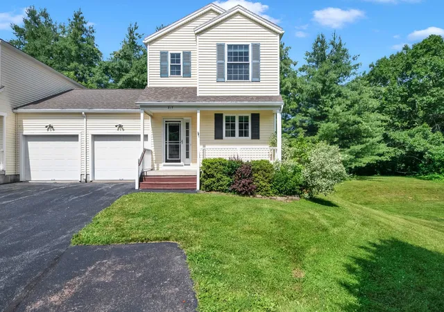 Homes for sale in Colchester, VT | 317 Abigail Dr, Colchester, VT 05446 | MLS# 5098284