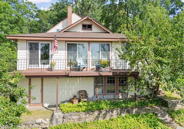 Photo 3 of Single family home for sale at 21 Goodridge Ave, Salem, NH 03079 | MLS# 5098285 | Listing updated on 2026-09-09