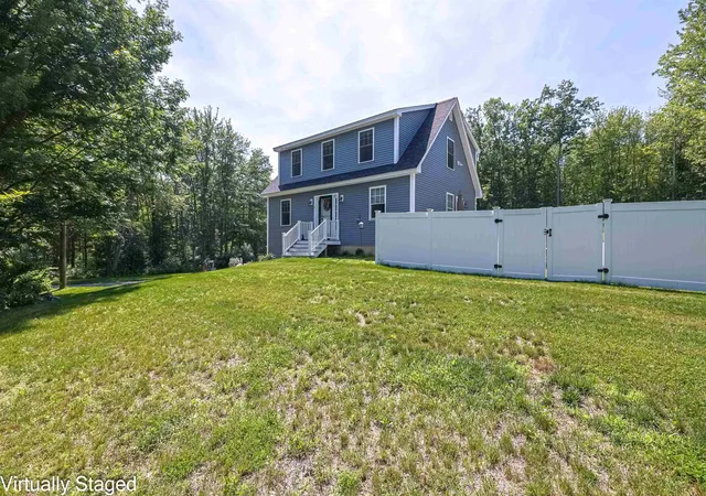 Homes for sale in Rochester, NH | 5 Laura Dr, Rochester, NH 03867 | MLS# 5098297