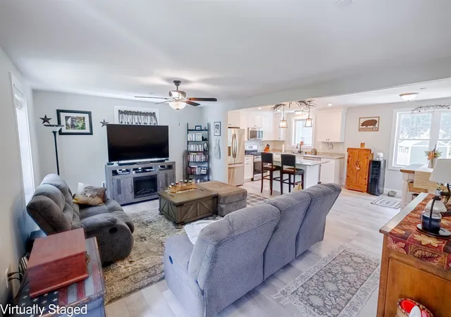 Homes for sale in Rochester, NH | 5 Laura Dr, Rochester, NH 03867 | MLS# 5098297