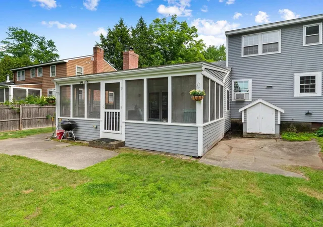 Homes for sale in South Burlington, VT | 20 Sandalwood Rd, South Burlington, VT 05403 | MLS# 5098313