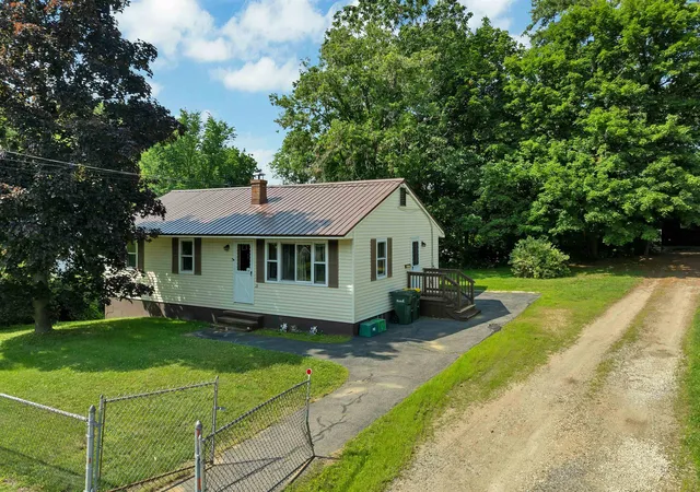 Homes for sale in Laconia, NH | 23 Merrimac St, Laconia, NH 03246 | MLS# 5098327
