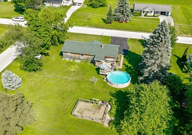 Photo 2 of Single family home for sale at 8 Thorpe Avenue Ext, Saint Albans, VT 05478 | MLS# 5098334 | Listing updated on 2026-08-31