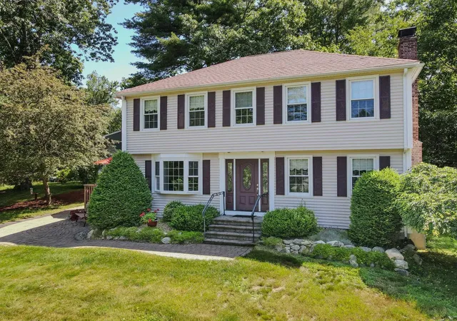 Homes for sale in Londonderry, NH | 2 Paula Ave, Londonderry, NH 03053 | MLS# 5098335