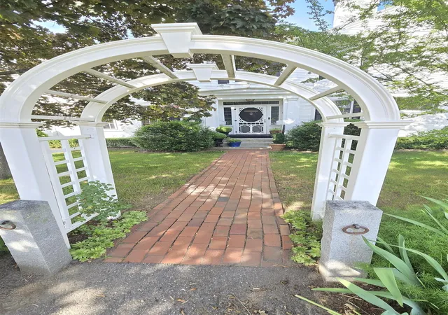 Homes for sale in Concord, NH | 102 N State St, Concord, NH 03301 | MLS# 5098349