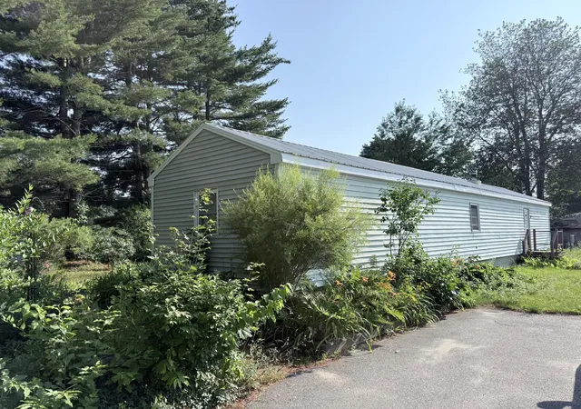 1st image of 11 Willow St, Exeter, NH 03883 | MLS# 5098351