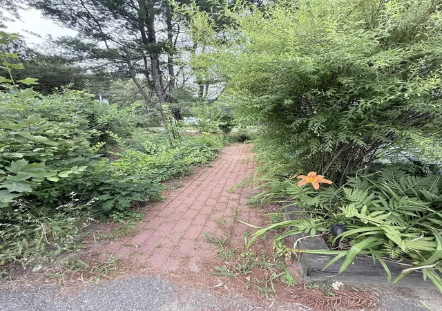 2nd image of 11 Willow St, Exeter, NH 03883 | MLS# 5098351