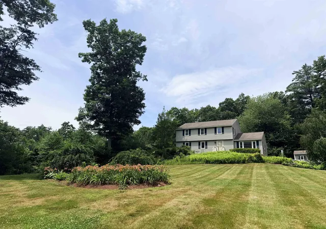 3rd image of 22 Beechwood Rd, Hudson, NH 03051 | MLS# 5098355
