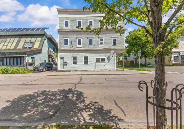 3rd image of 24-28 North St, Burlington, VT 05401 | MLS# 5098360