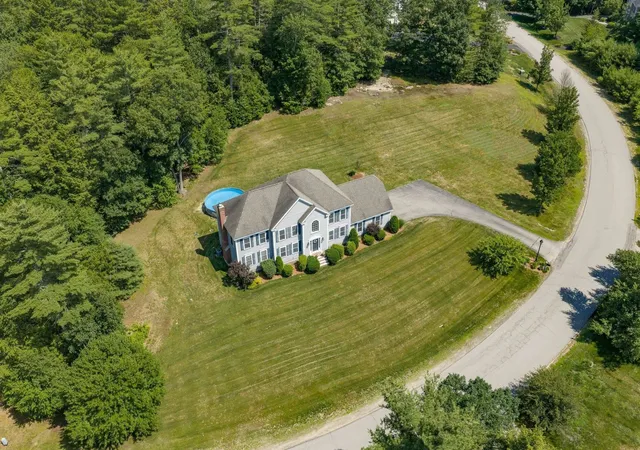 Homes for sale in Lee, NH | 17 Thurston Dr, Lee, NH 03861 | MLS# 5098371