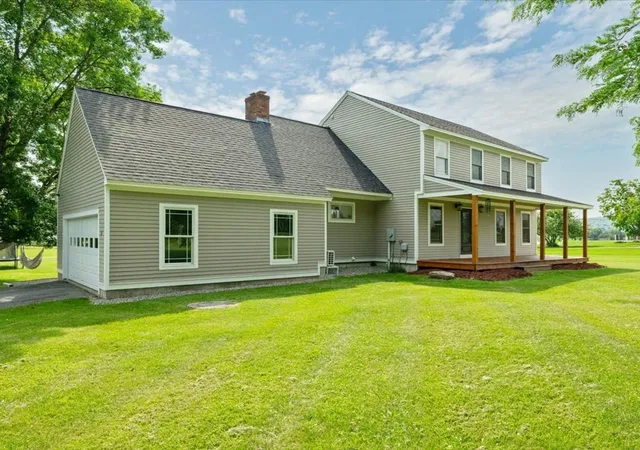 2nd image of 32 Eastry Ct, Charlotte, VT 05445 | MLS# 5098372