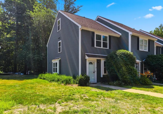 1st image of 7 Chestnut Cir, Merrimack, NH 03054 | MLS# 5098376