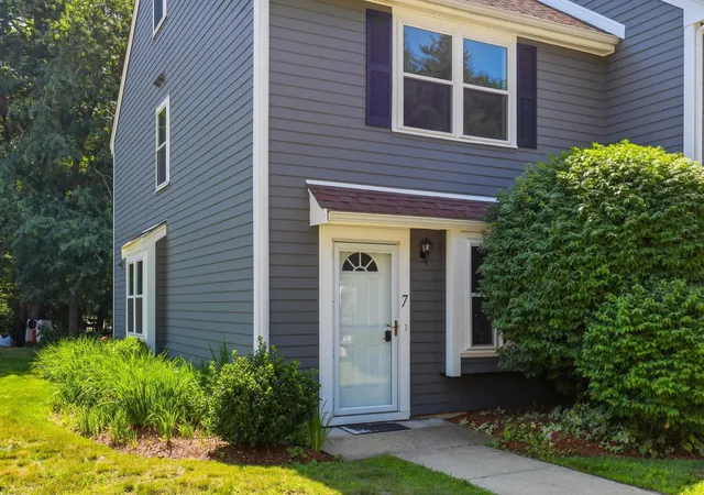 2nd image of 7 Chestnut Cir, Merrimack, NH 03054 | MLS# 5098376