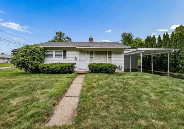 1st image of 26 Rundlett St, Concord, NH 03301 | MLS# 5098384