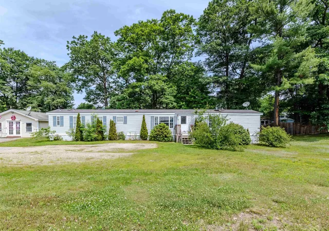 Homes for sale in Haverhill, NH | 200 Central St, Haverhill, NH 03785 | MLS# 5098394