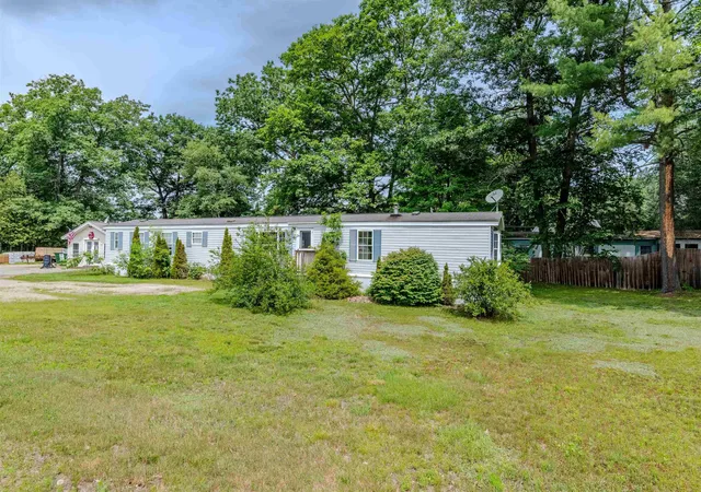 Homes for sale in Haverhill, NH | 200 Central St, Haverhill, NH 03785 | MLS# 5098394