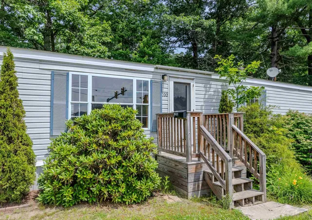 Homes for sale in Haverhill, NH | 200 Central St, Haverhill, NH 03785 | MLS# 5098394
