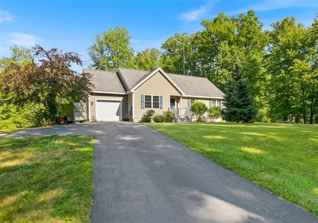3rd image of 45 Phillips Rd, Sandown, NH 03873 | MLS# 5098400