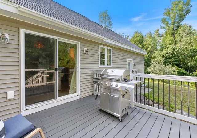 5th image of 45 Phillips Rd, Sandown, NH 03873 | MLS# 5098400