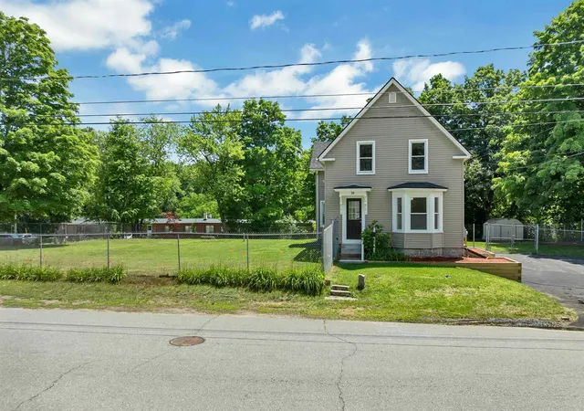 Homes for sale in Derry, NH | 16 Brook St, Derry, NH 03038 | MLS# 5098407