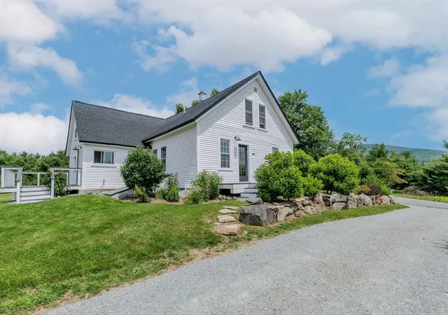 Homes for sale in Bath, NH | 87 Porter Rd, Bath, NH 03740 | MLS# 5098416
